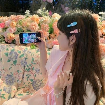 在那河畔青草青